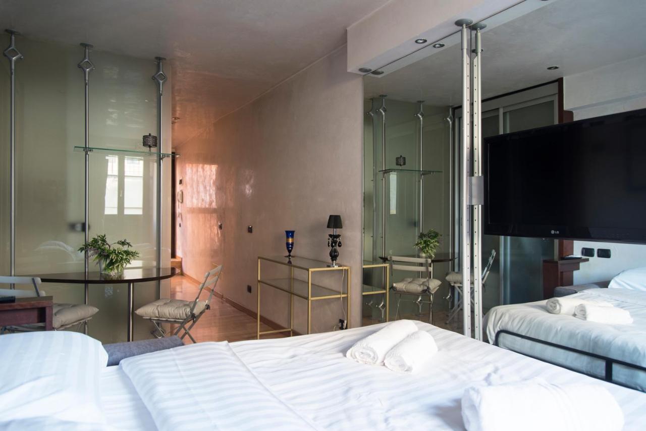 Youhosty - Duomo Studio Apartment Милан Экстерьер фото