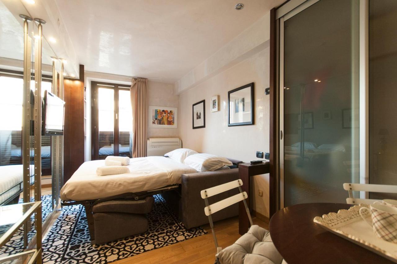 Youhosty - Duomo Studio Apartment Милан Экстерьер фото